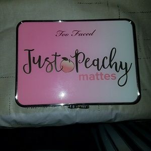Too Faced Just Peachy Mattes Palette